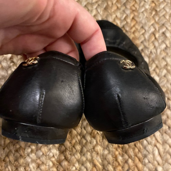 Chanel Classic Black flats w/ box - Picture 2 of 6
